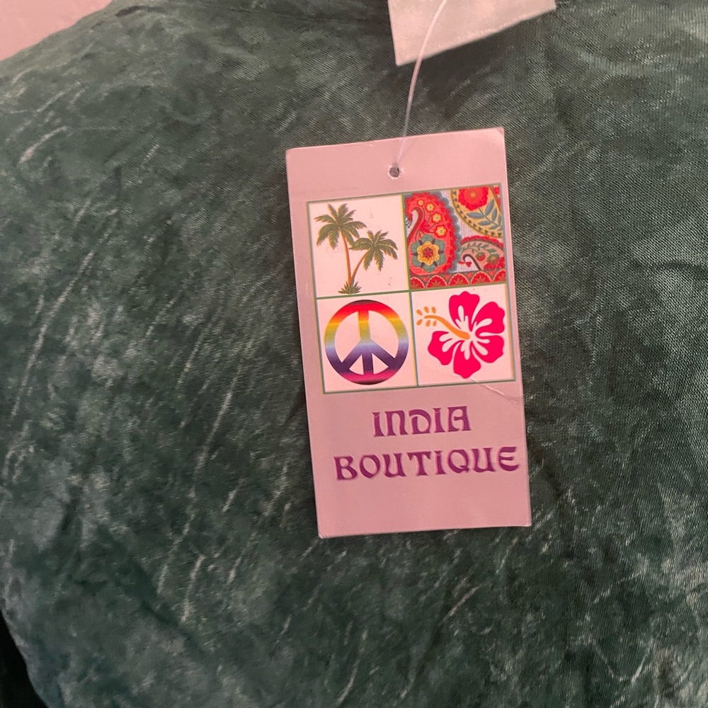 India Boutique Green and White Tunic Top - Picture 3 of 3